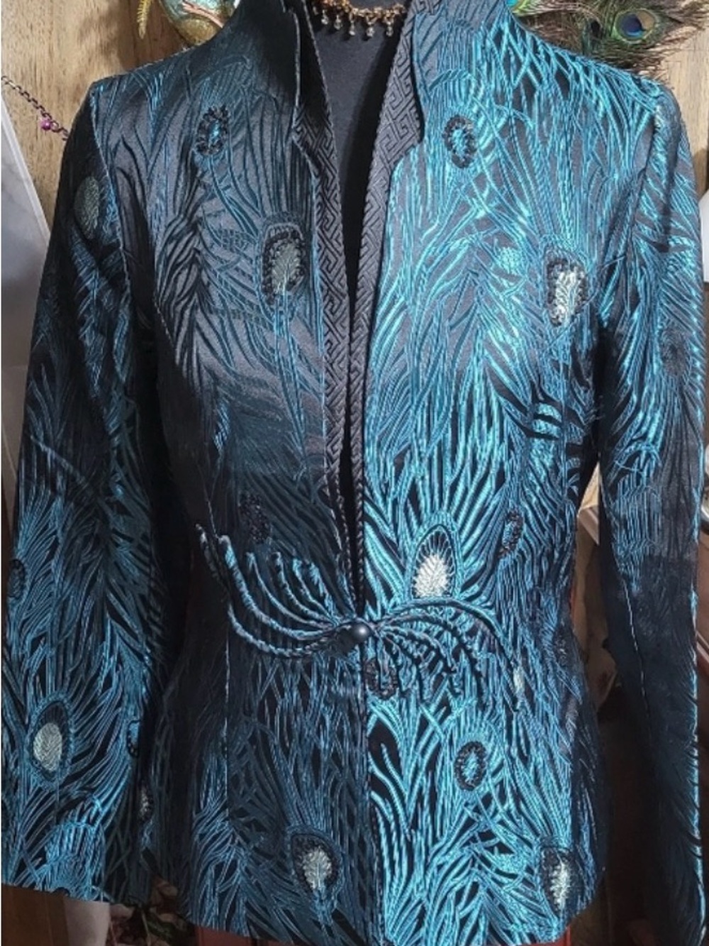 Elegant Dragon Silk Peacock Feather Women's Jacket Coat - Picture 7 of 16
